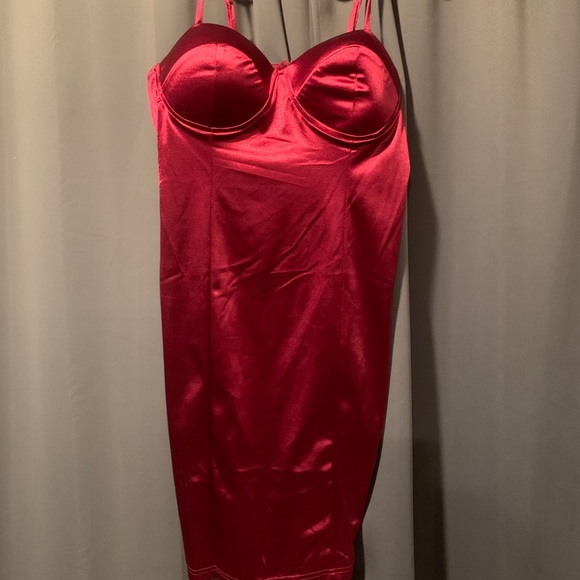 Dress - Picture 2 of 4